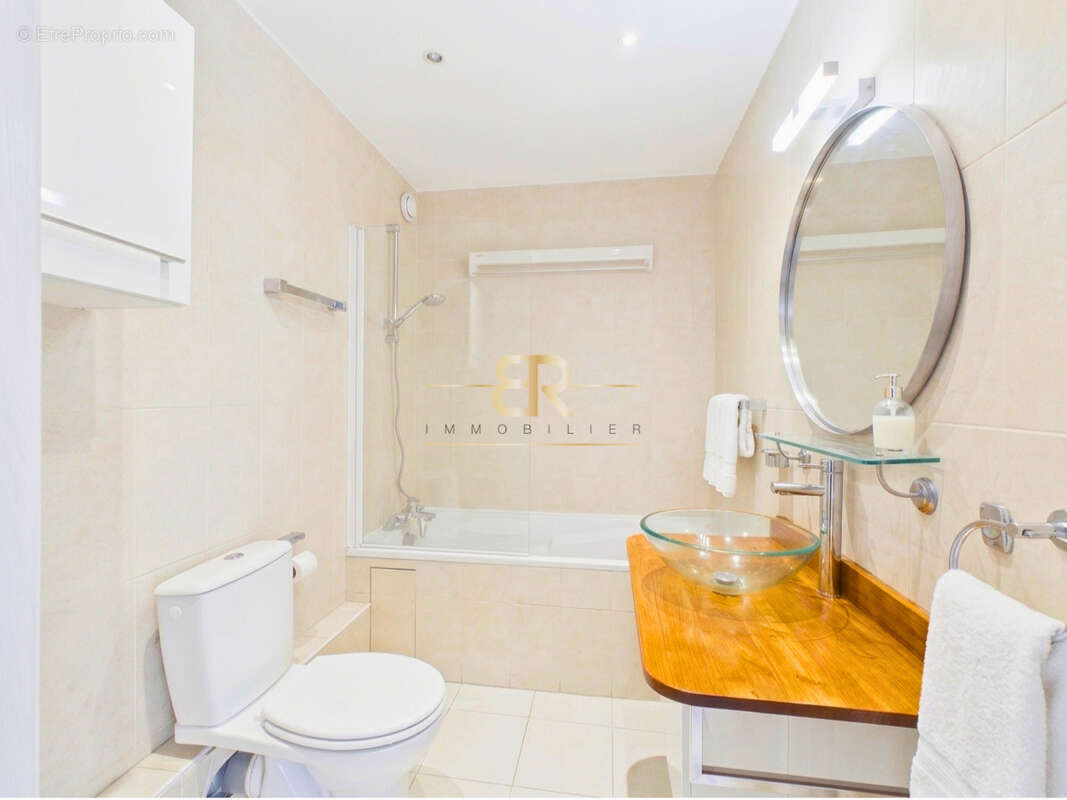 Appartement à NEUILLY-SUR-SEINE