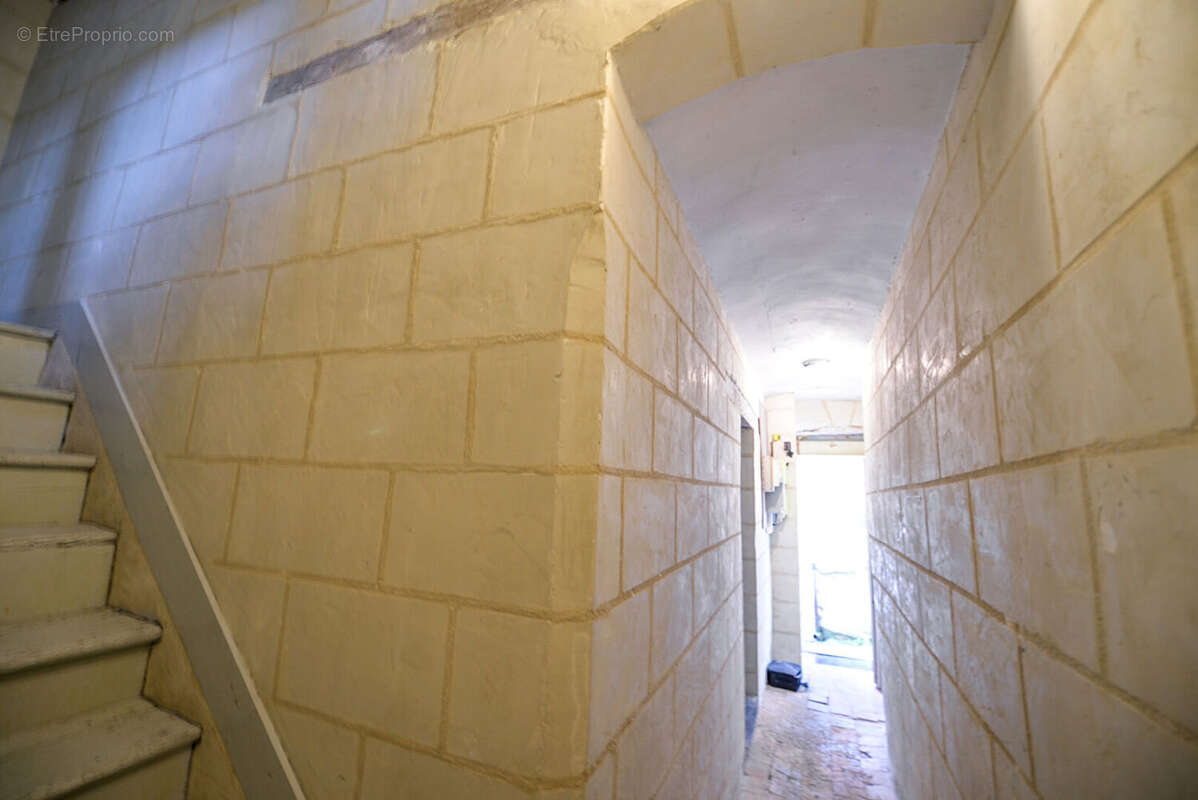 Immeuble avec 3 studios loues / secteur chu - photo 11