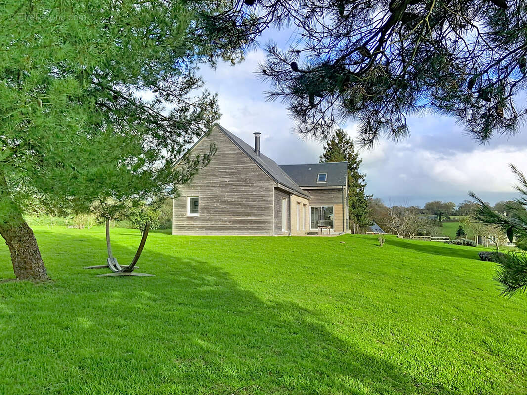 Maison à SAINT-JEAN-DES-CHAMPS