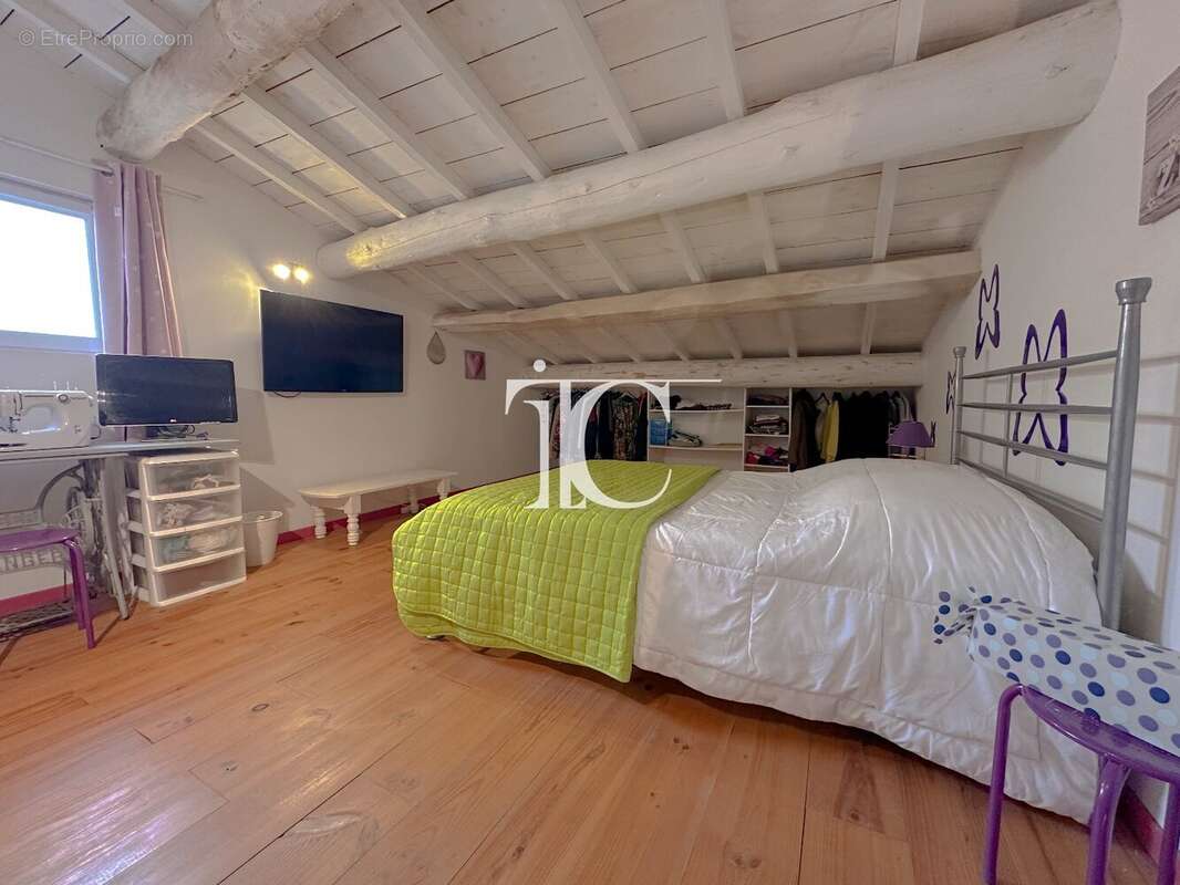 Maison à SAINT-VICTOR-DE-MALCAP