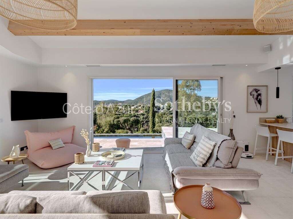 Maison à LES ISSAMBRES