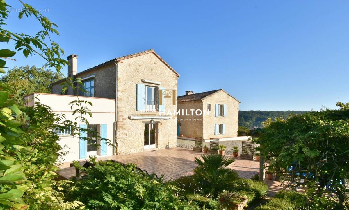 Maison à VIRAC