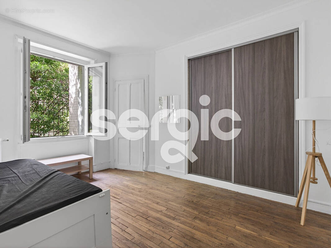 Appartement à PARIS-14E