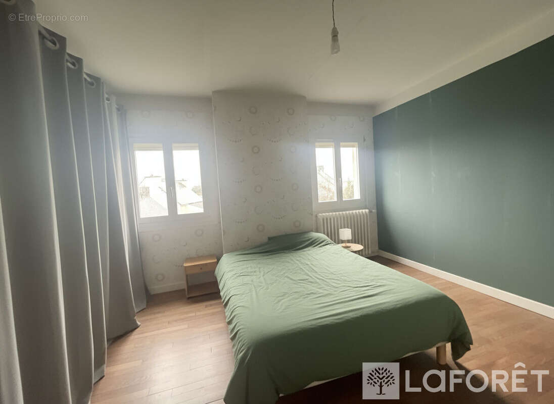 Maison à PLUSSULIEN