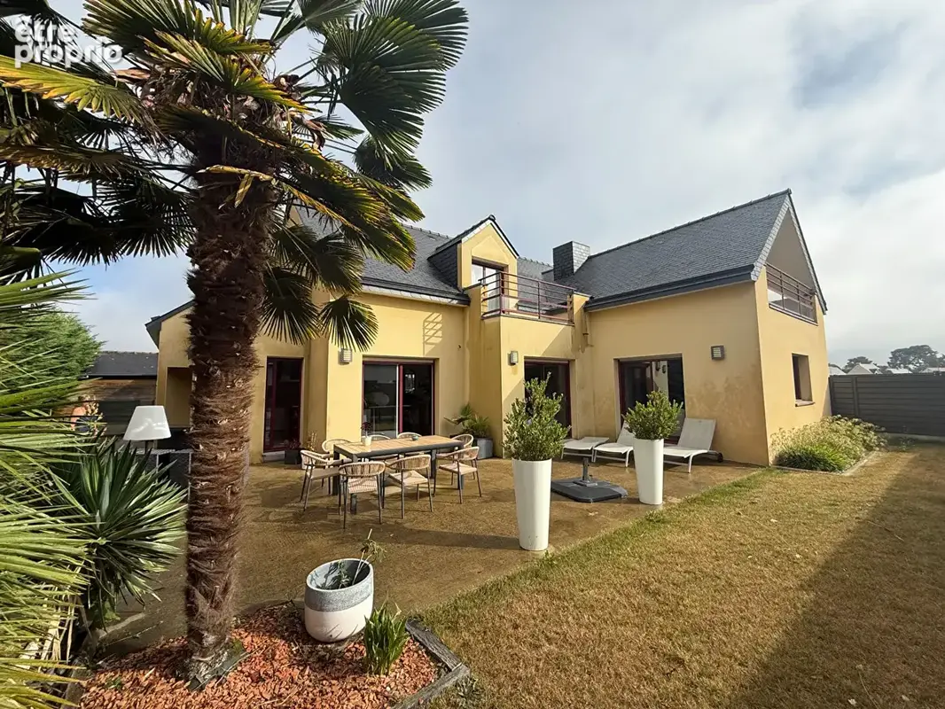 Maison 7 pièces 248 m² · à Combourg · 247,7 m² · 598 000 €