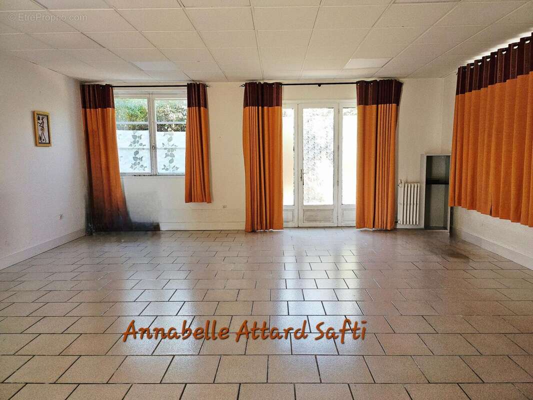 Photo 4 - Commerce à LIGUEUX