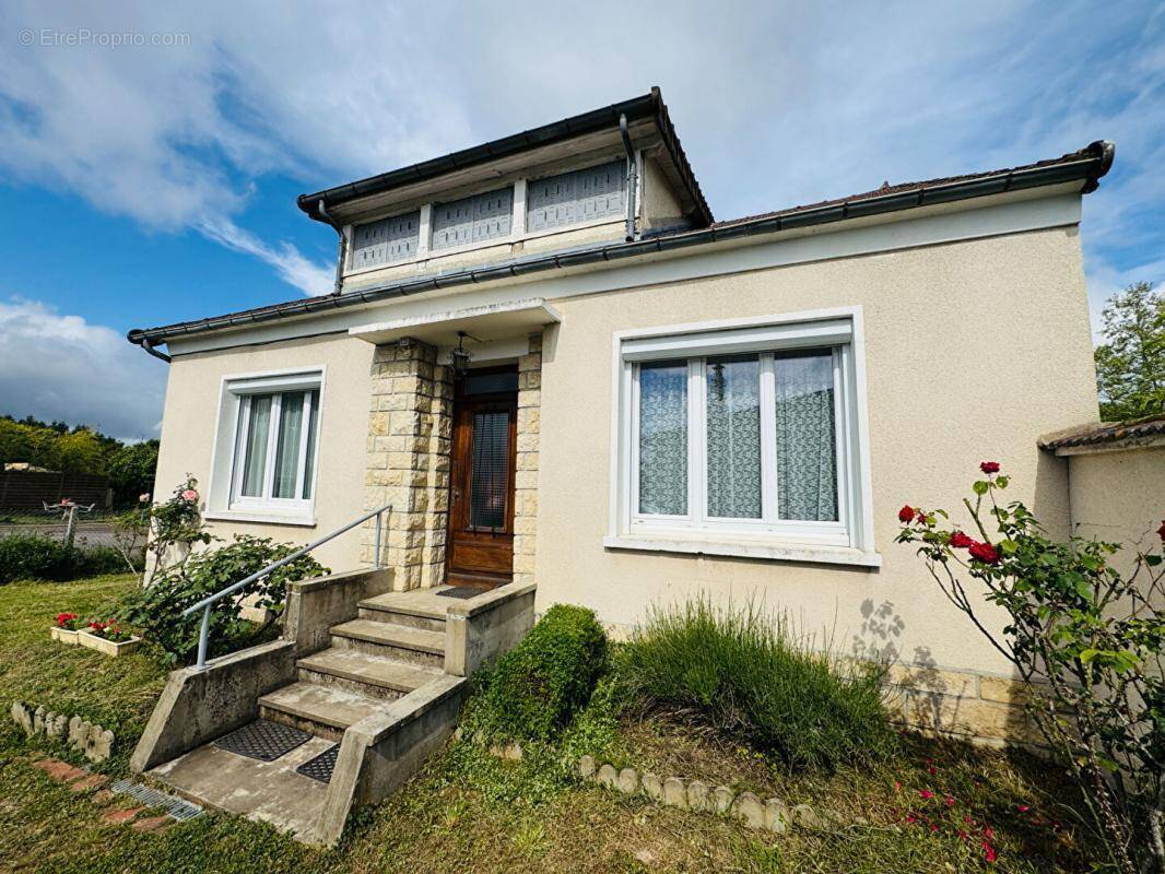 Maison à COSNE-COURS-SUR-LOIRE