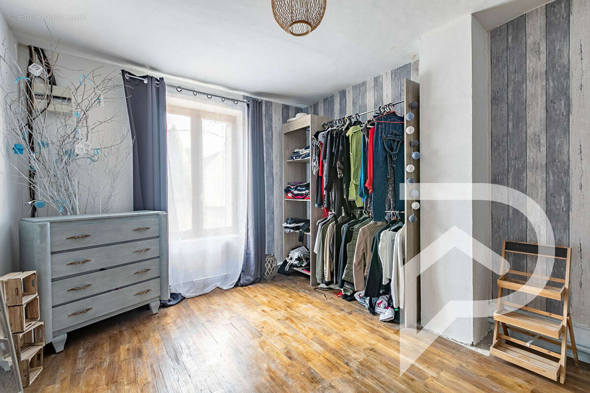 Maison à ESTREES-SAINT-DENIS