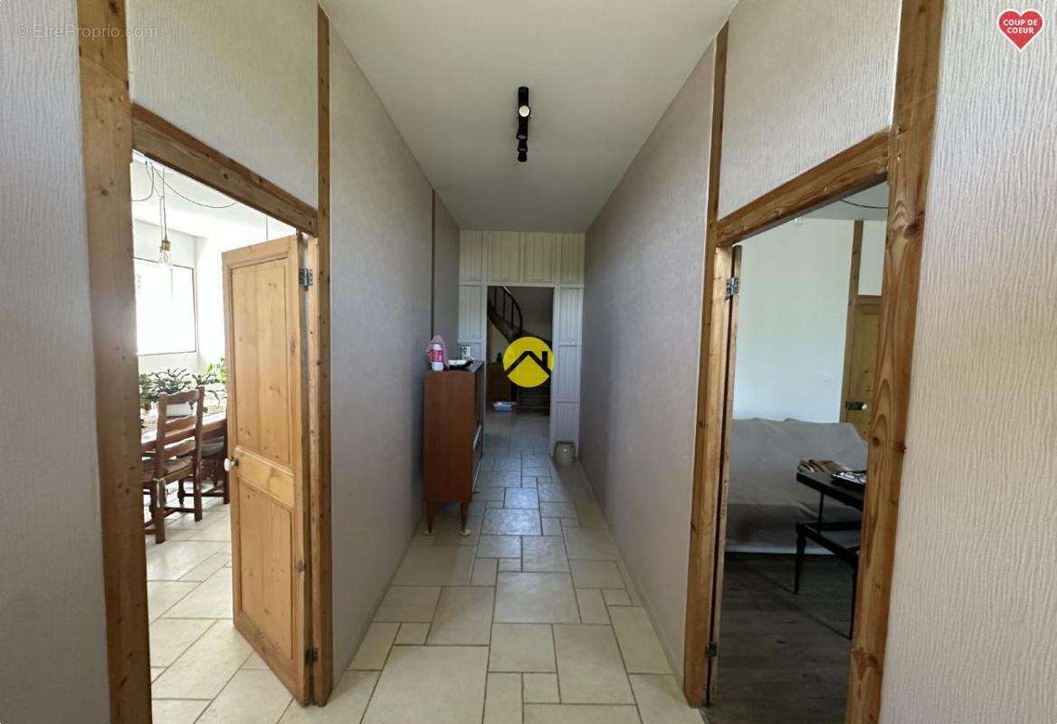 Maison à LA GUERCHE-SUR-L&#039;AUBOIS