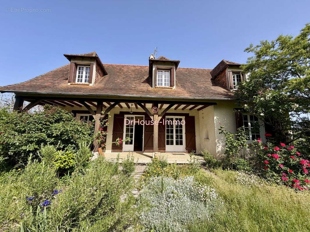 Maison 154 m² à Riberac  - photo 2