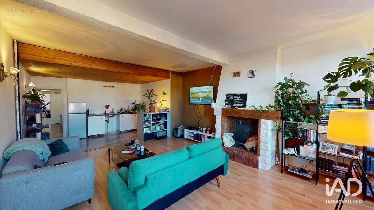 Photo 4 - Commerce à LEMBEYE