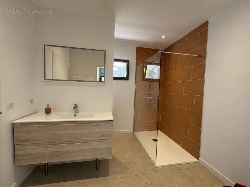 Maison à CARQUEIRANNE