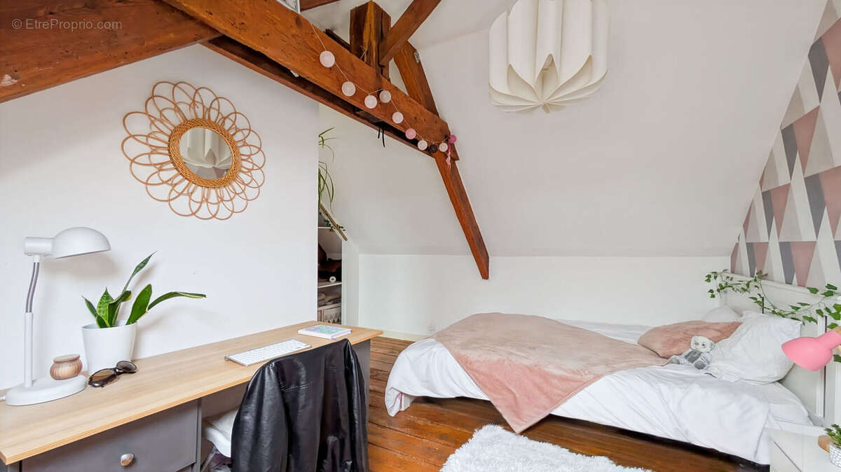 Maison à LA CHAPELLE-AUX-FILTZMEENS