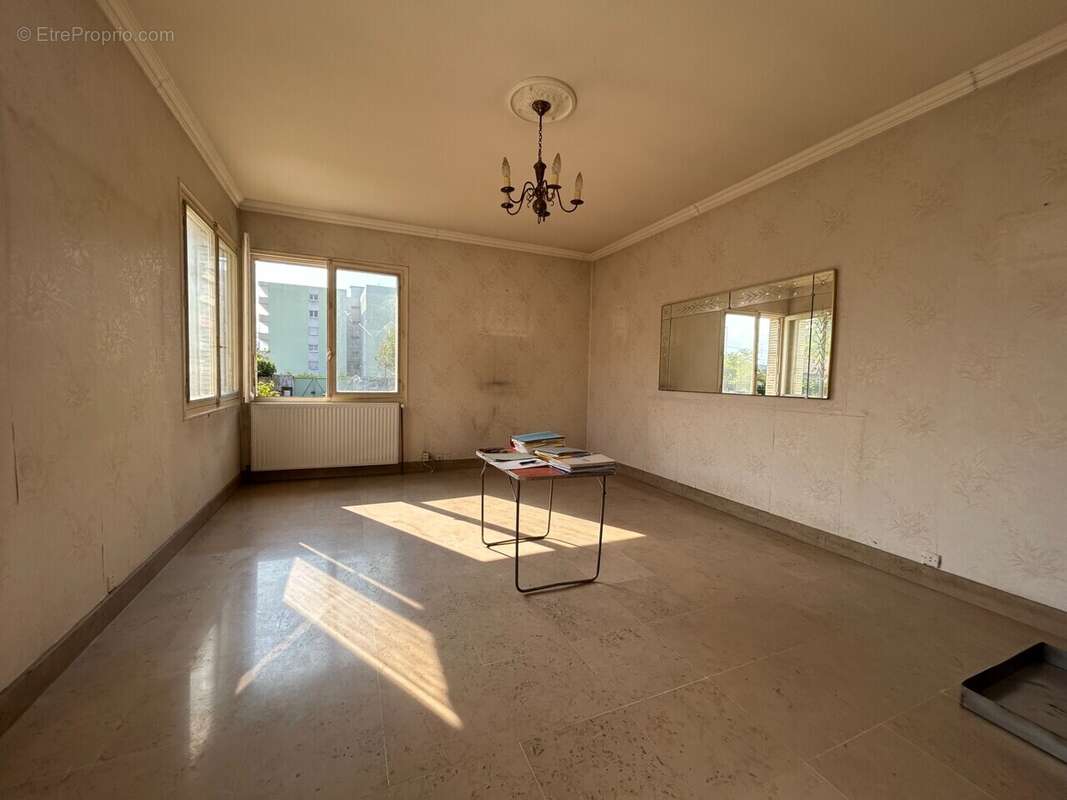 Maison à ROMANS-SUR-ISERE