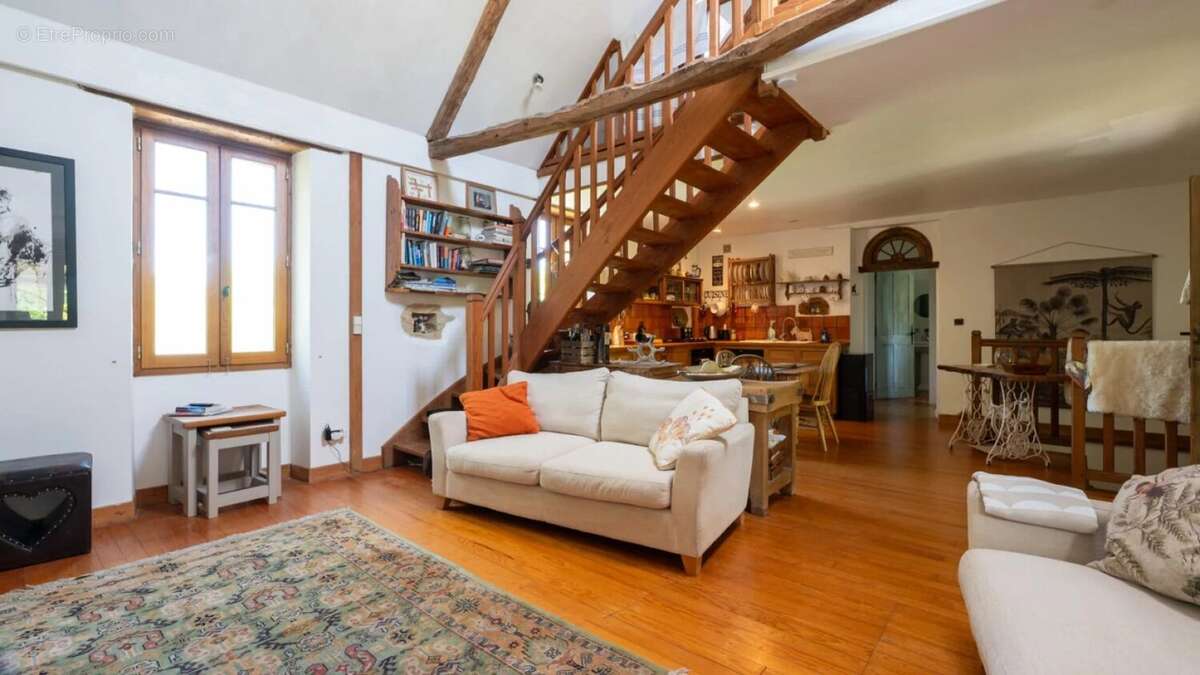 Maison à GOURDON