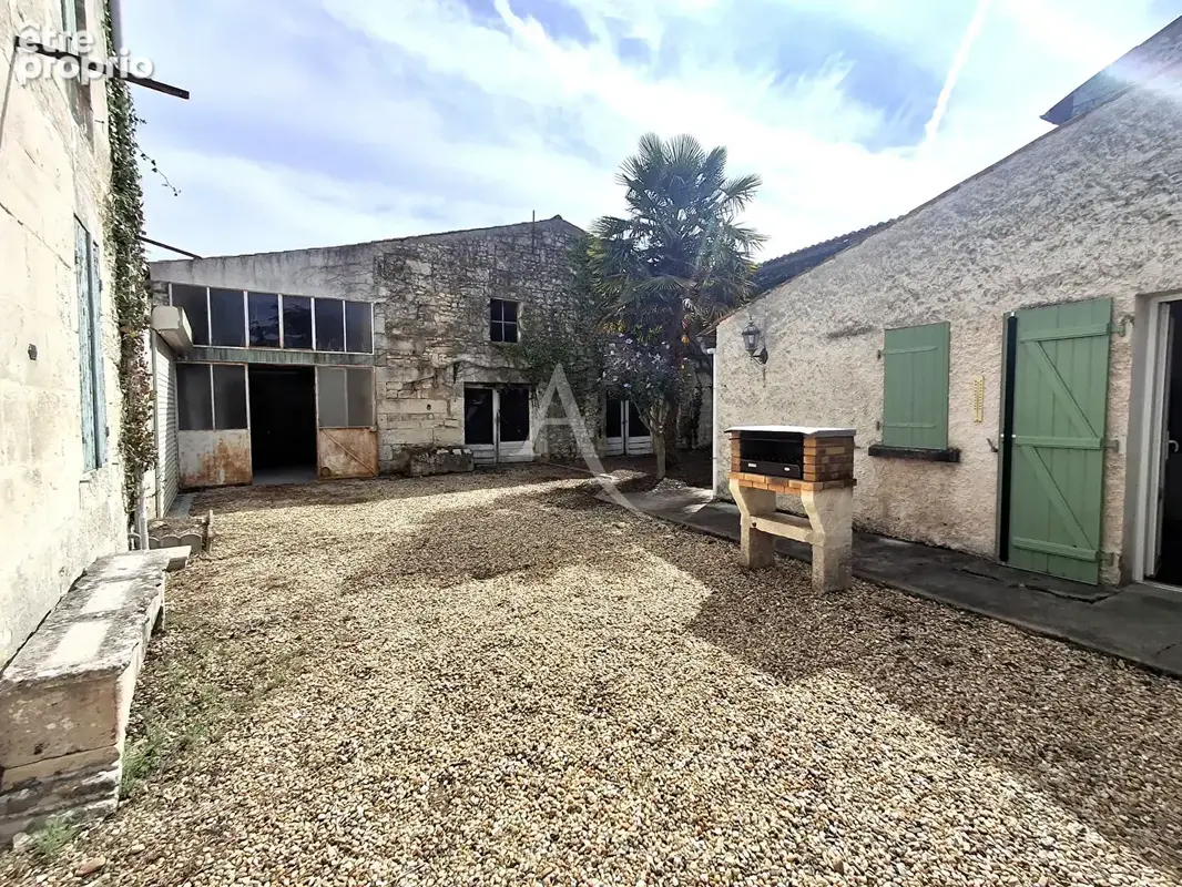SAINTES-  Ensemble immobilier - photo 2