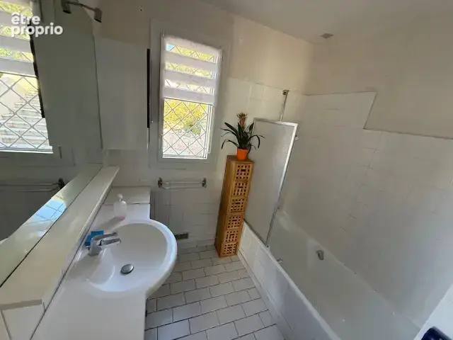 BANDOL quartier résidentiel très prisé vue mer agréable villa avec piscine - photo 13