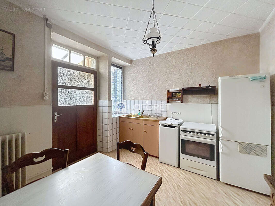 Maison à FESCHES-LE-CHATEL