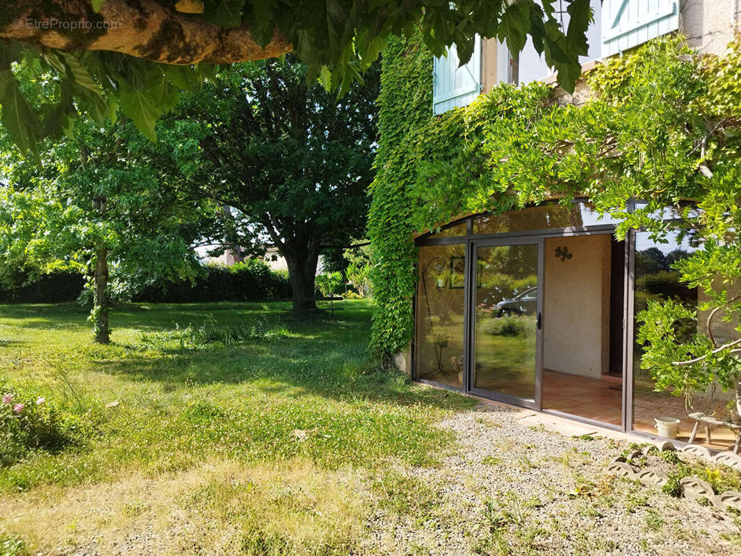 Spacieuse maison de construction traditionnelle - photo 14