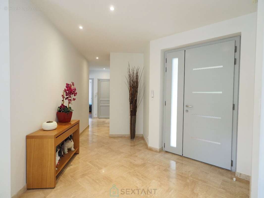 Très belle contemporaine sur 19 000 m² de parc paysager avec dépendance et paddock - photo 7