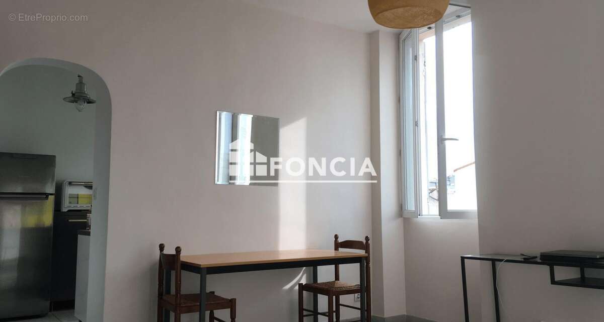 Appartement à MARSEILLE-3E