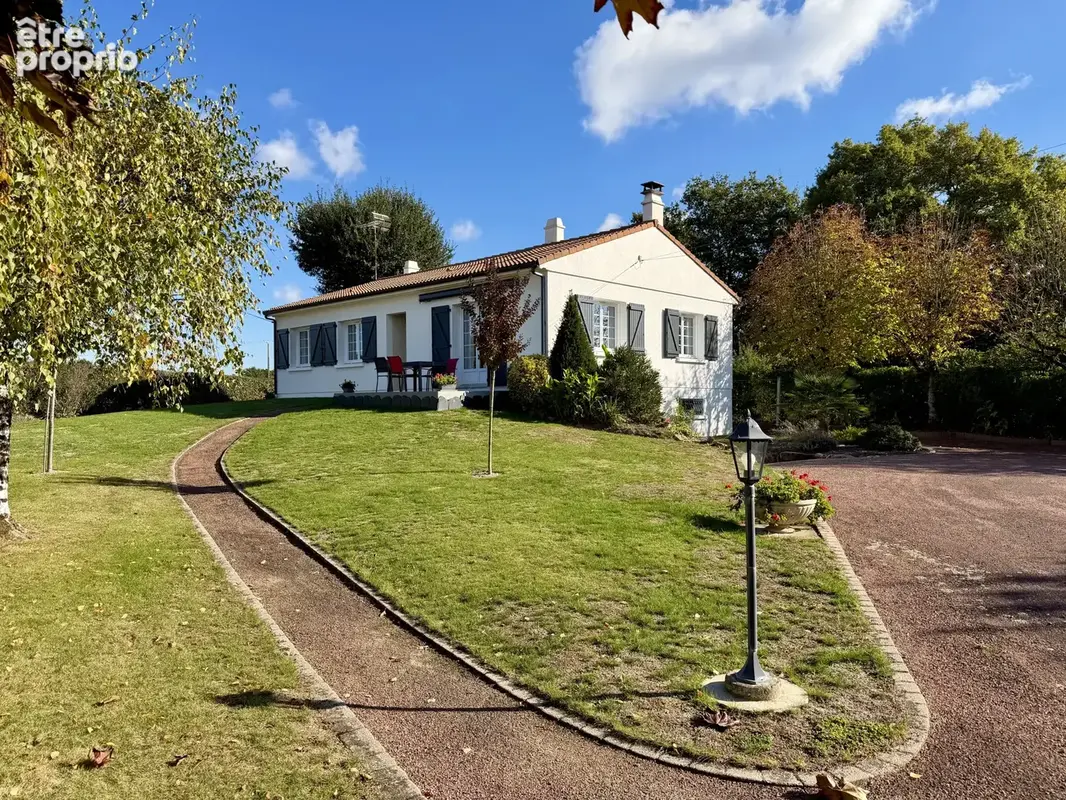 A 5 MIN D'AIZENAY, maison 3 chbres sur 2 182 m2 de terrain clos - photo 1
