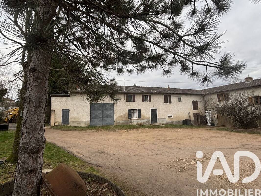 Photo 1 - Maison à CORCELLES-EN-BEAUJOLAIS