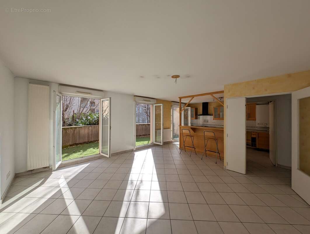 n°12 - Appartement à VILLEURBANNE