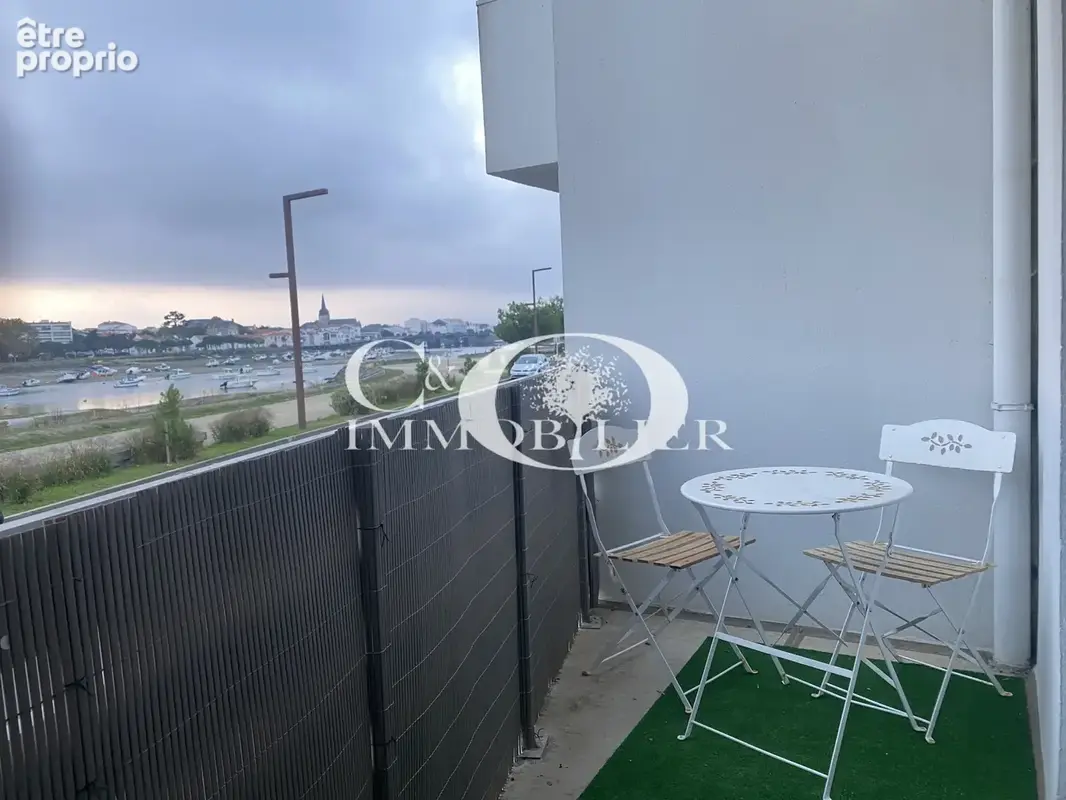 Bel appartement de type studio meublé en rez-de-chaussée surelevé avec vue sur la vie - photo 1
