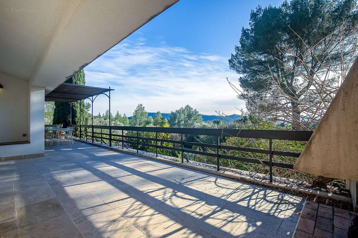 Maison à LE CASTELLET