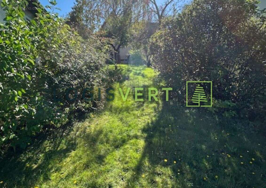 Terrain à VILLEBON-SUR-YVETTE