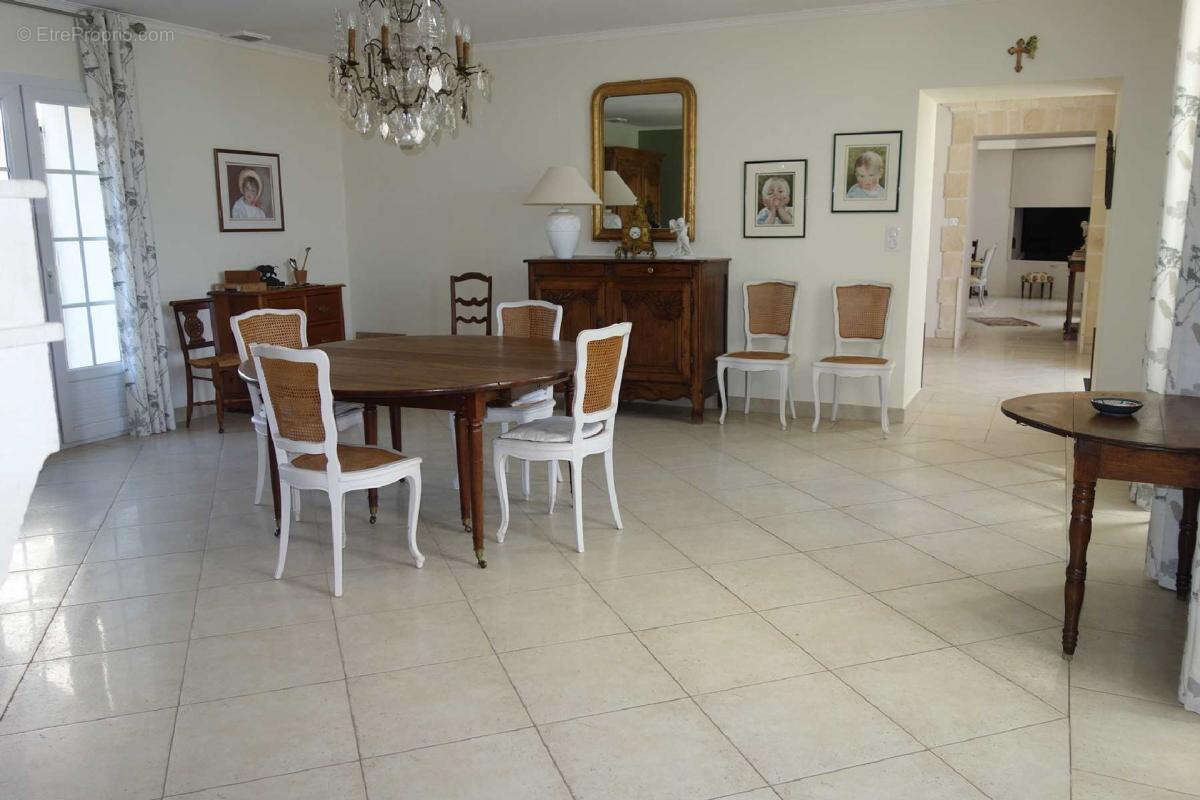 Achat maison 6 pièces 258 m2 33390 Blaye IMMOBILIERE DE L'ESTUAIRE - photo 18