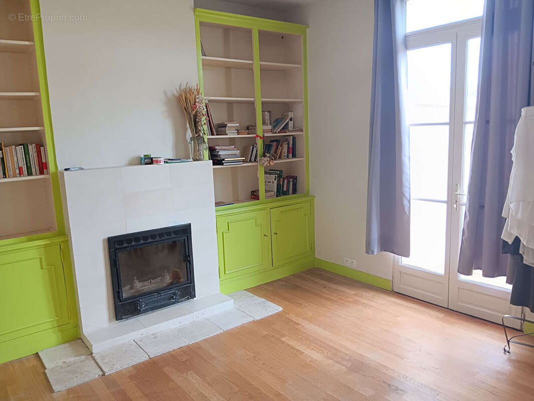 Maison à SAINT-CYR-SUR-LOIRE