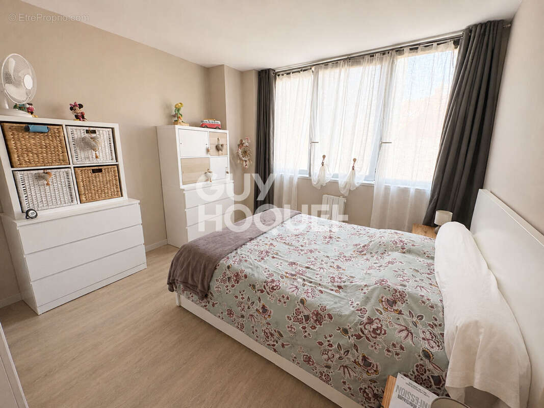 Appartement - ELBEUF - 78m² - terrasse - place de parking privative - photo 5
