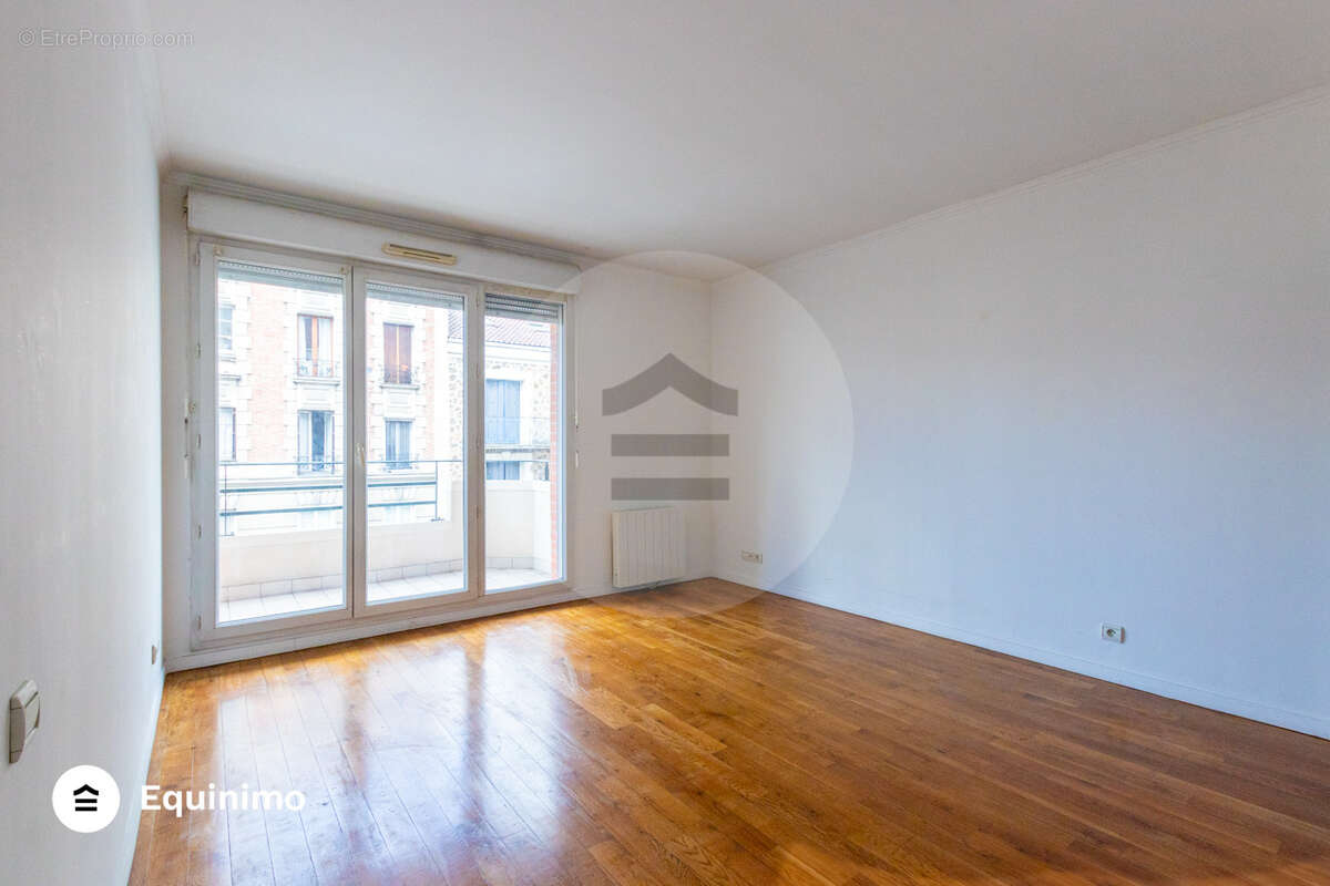 Appartement à LES LILAS