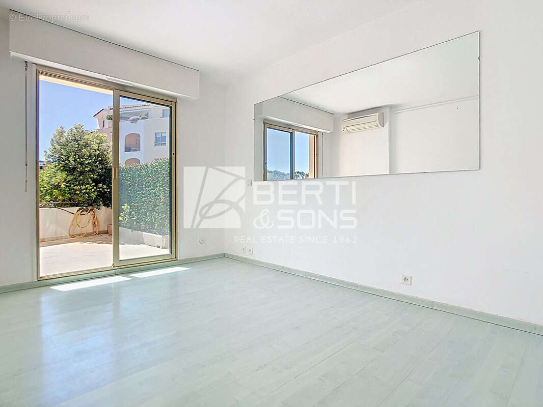 Appartement à MANDELIEU-LA-NAPOULE