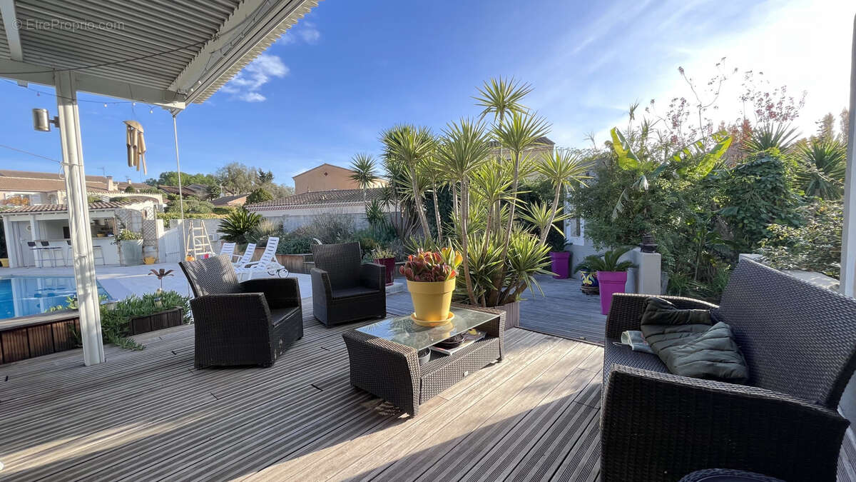 Maison à JONQUIERES-SAINT-VINCENT