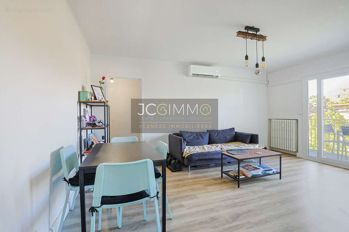 Appartement à SIX-FOURS-LES-PLAGES