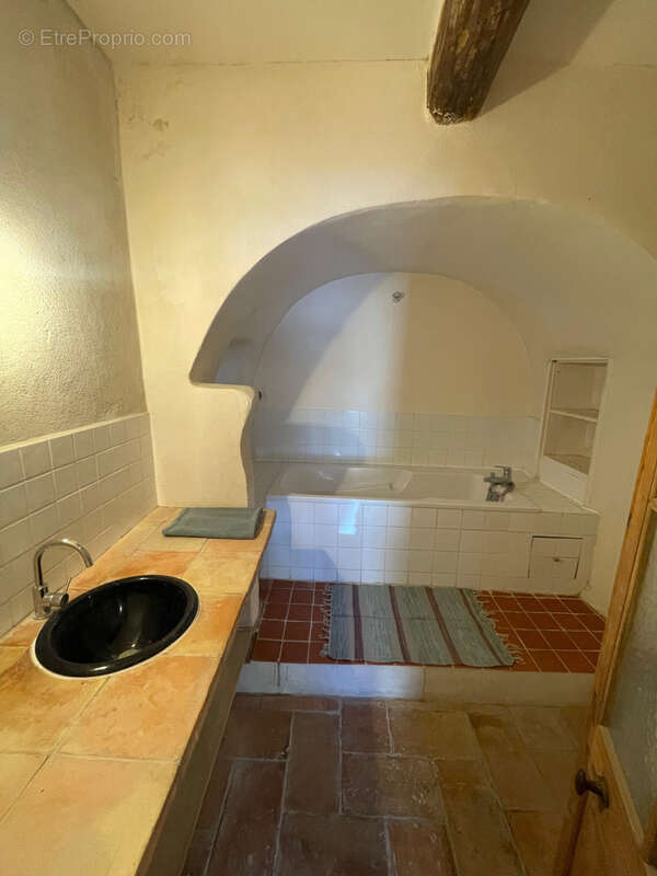 Maison à SAINT-QUENTIN-LA-POTERIE