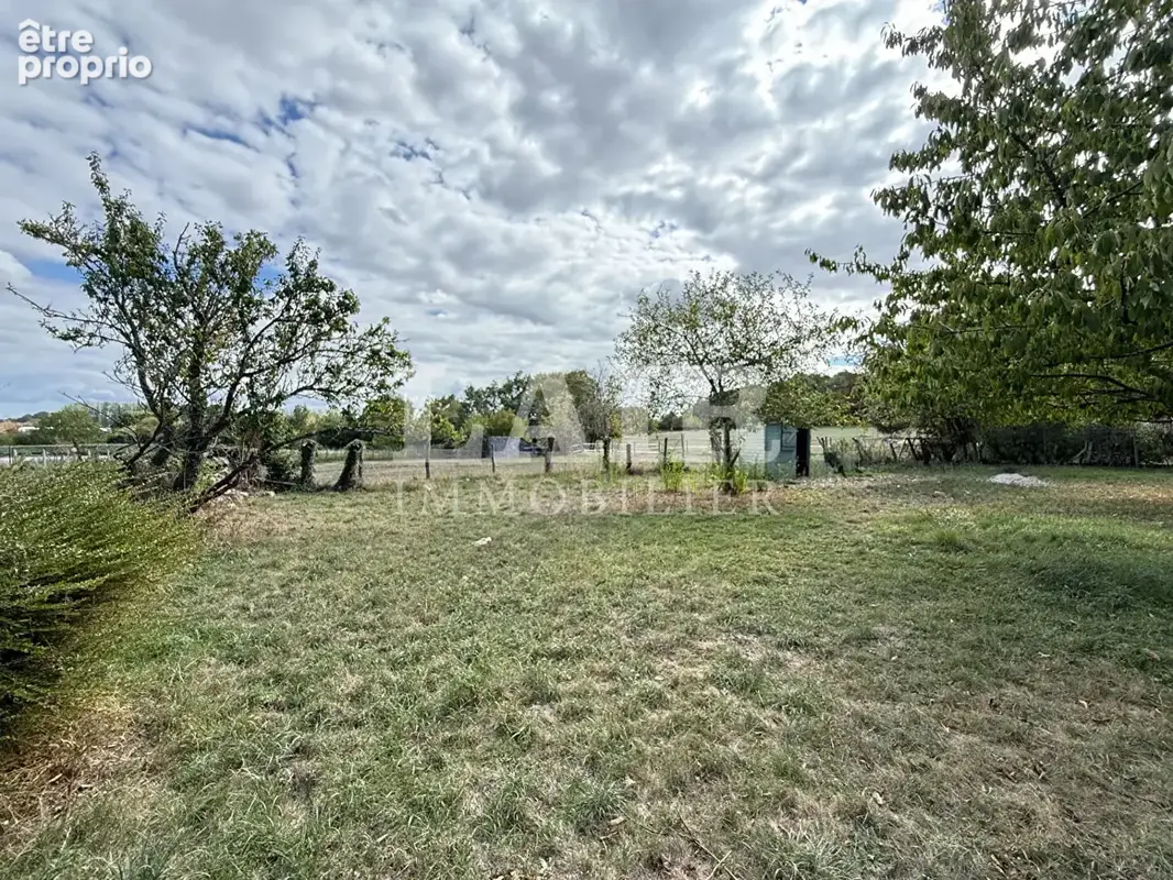 Corps de ferme rare avec dépendances et terrain réf:F15703 - photo 12