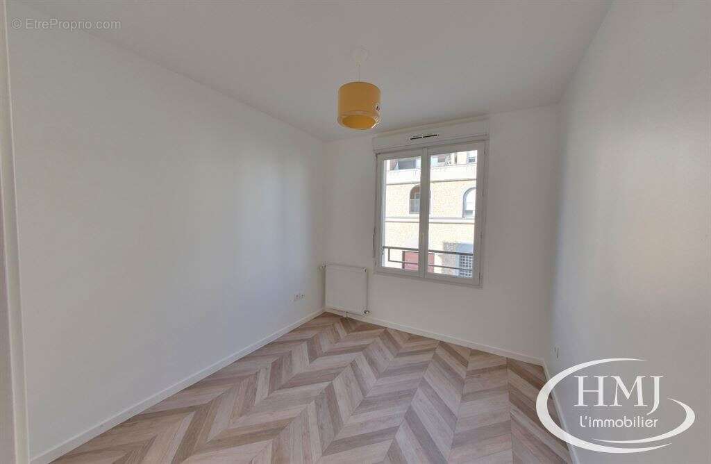 Appartement à CORBEIL-ESSONNES