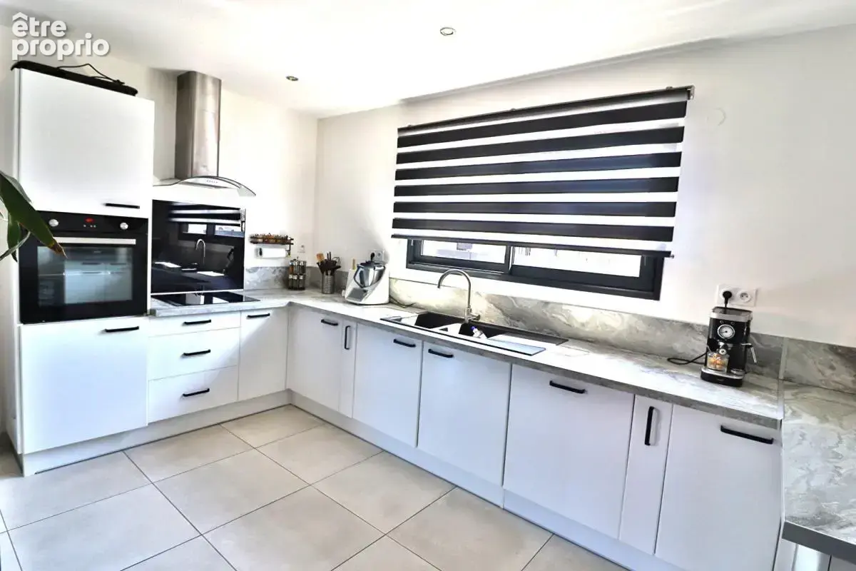 Villa  4 pièce(s) 102 m2 sur un terrain de 336m² avec piscine - photo 4