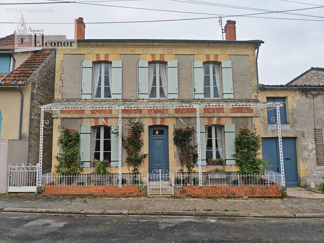 Maison à EYMET