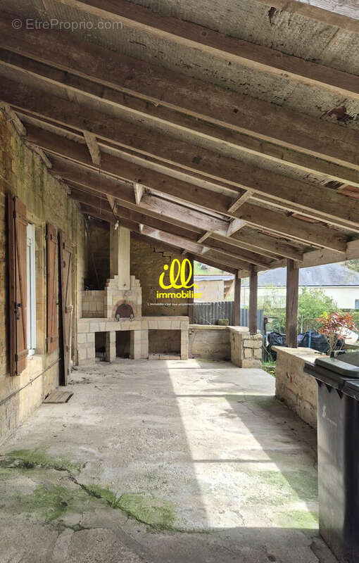 Maison 208 m² à Sapogne-Et-Feucheres  - photo 4