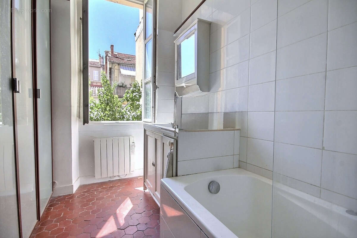 Appartement à MARSEILLE-6E