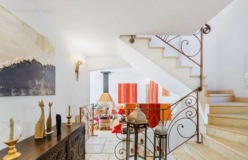 Maison à MONNETIER-MORNEX