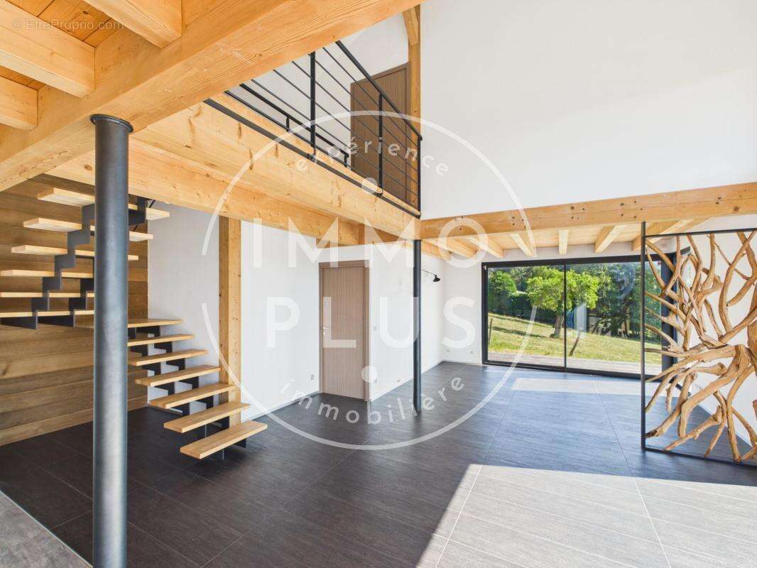 Vente - Maison - 5 pièces + cuisine - 152 m² - 927 000 € - - photo 3