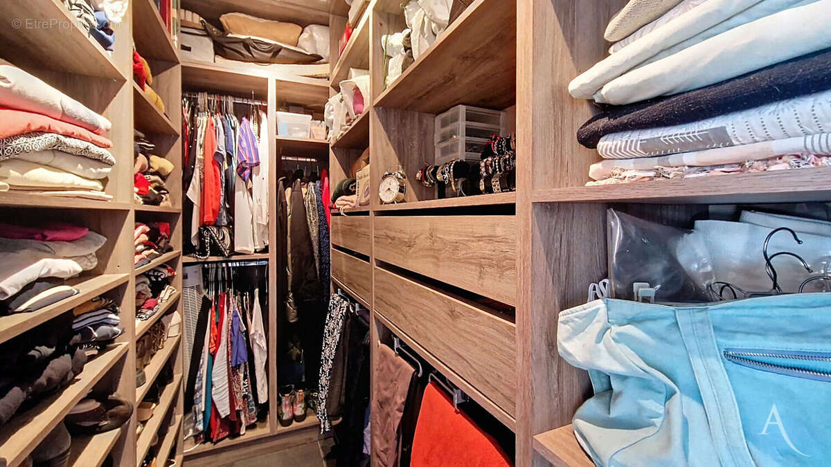 Appartement à PARIS-20E