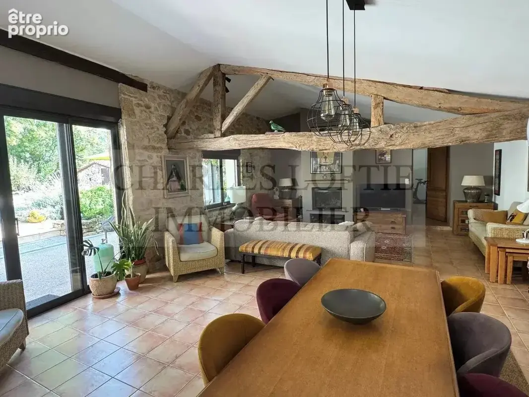 Superbe maison en pierre, piscine sur terrain de 1378 m² - photo 12