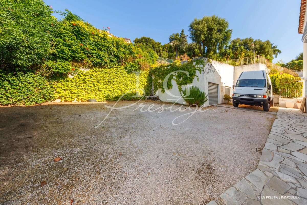 Villa de 7 pièces en centre ville - photo 9